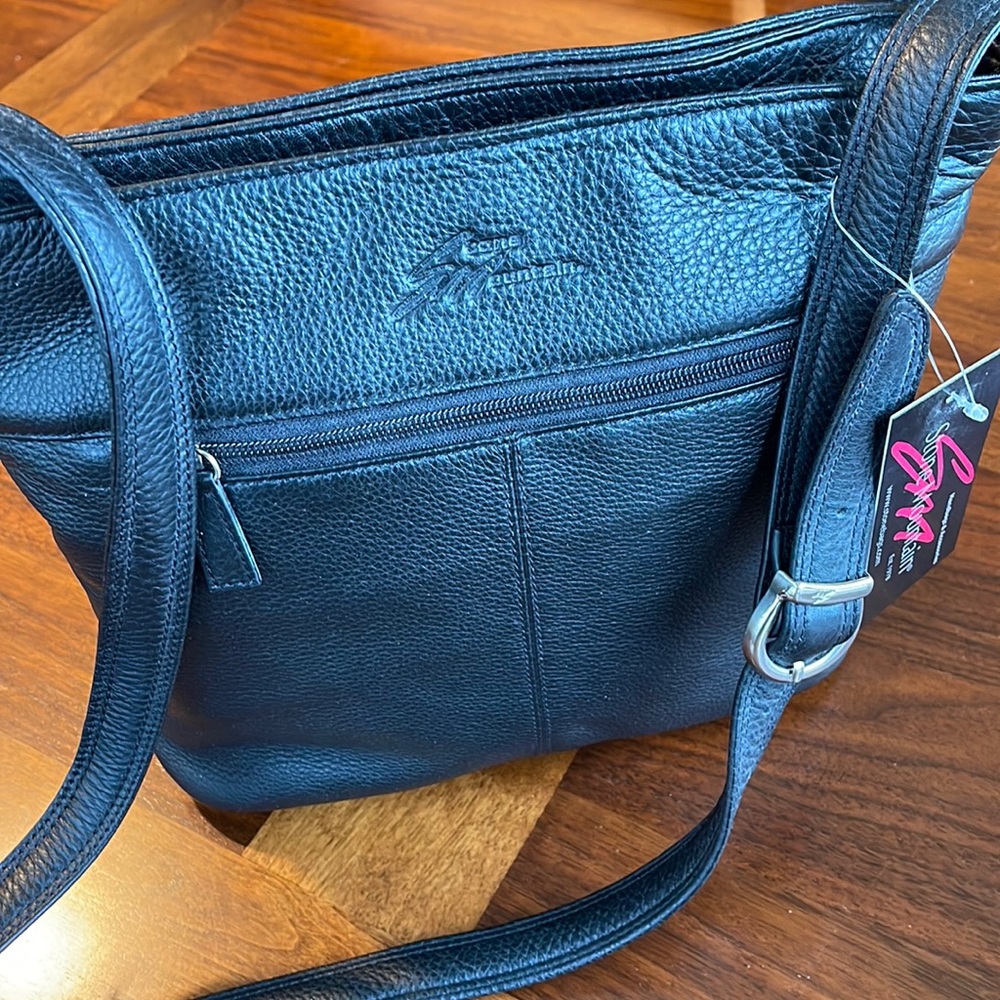 NEVER USED WITH TAGS STONE MOUNTAIN BLACK PEBBLED LEATHER SANTA BELLA HANDBAG